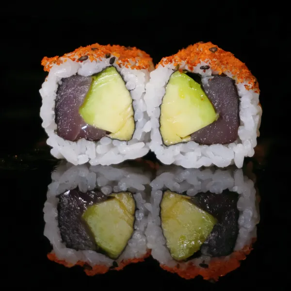 Atún, aguacate, especias picante (4u)