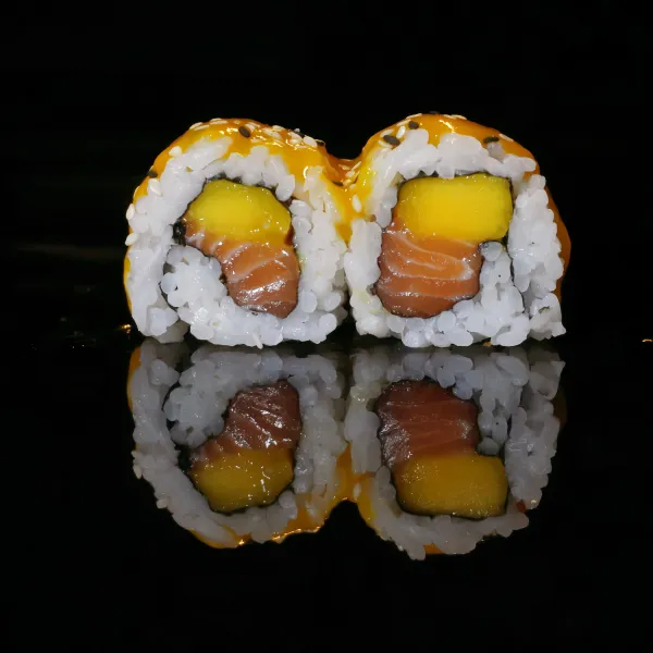 Salmón, mango, sésamo, salsa de mango (4u)