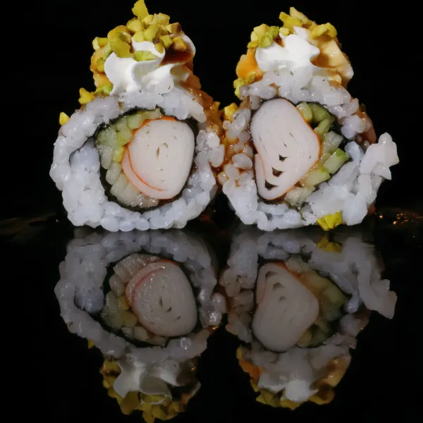 Surimi, pepino, queso Philadelphia, teriyaki, pistachio (4u)